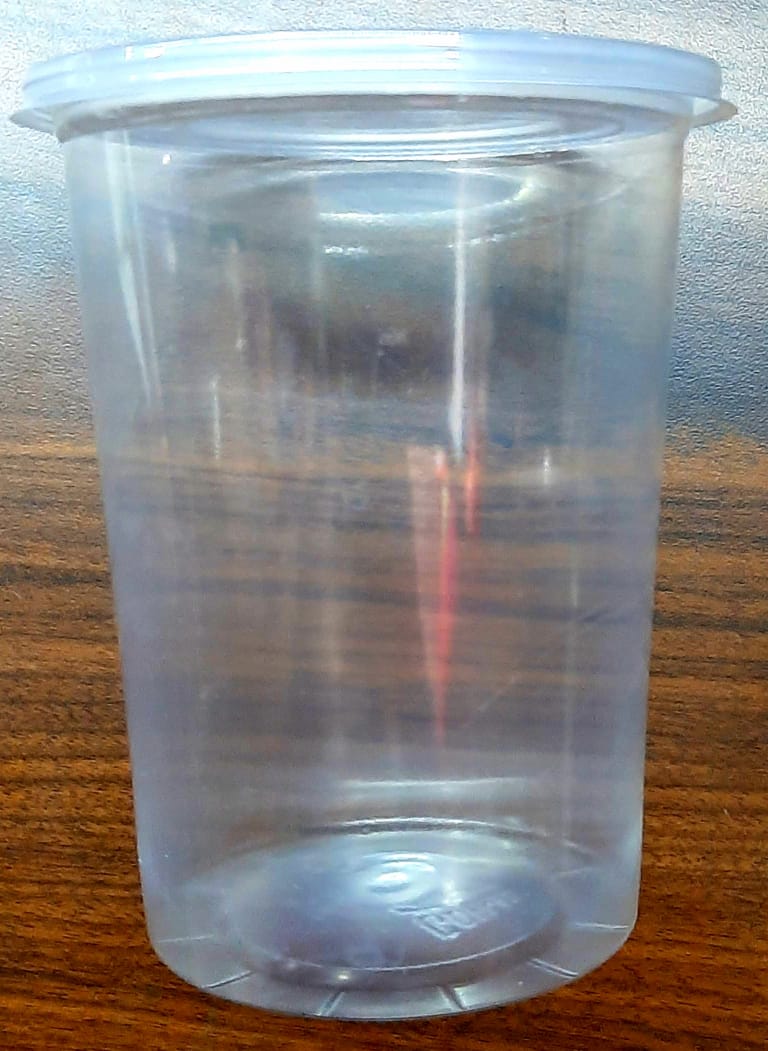 Vaso plástico con tapa